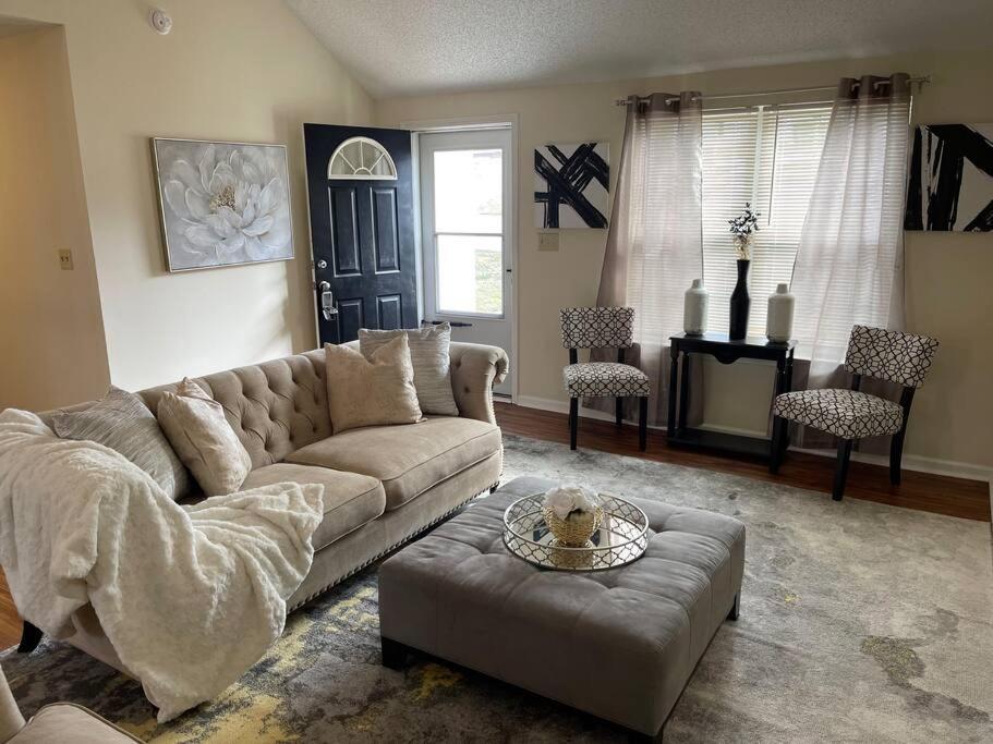 Pet- Friendly, & Close To Uptown Casa de férias Charlotte