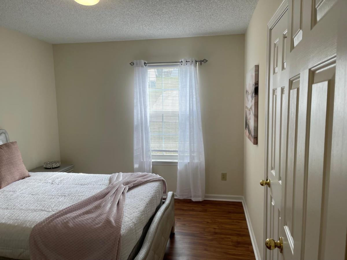 Casa de férias Pet- Friendly, & Close To Uptown *