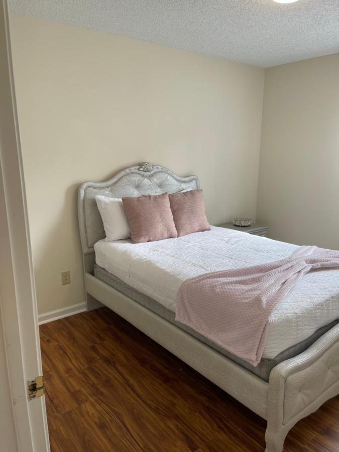 Pet- Friendly, & Close To Uptown Casa de férias Charlotte