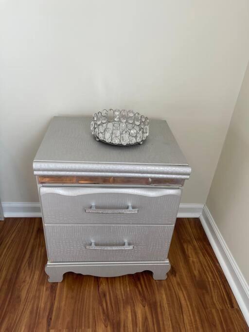 Pet- Friendly, & Close To Uptown Casa de férias