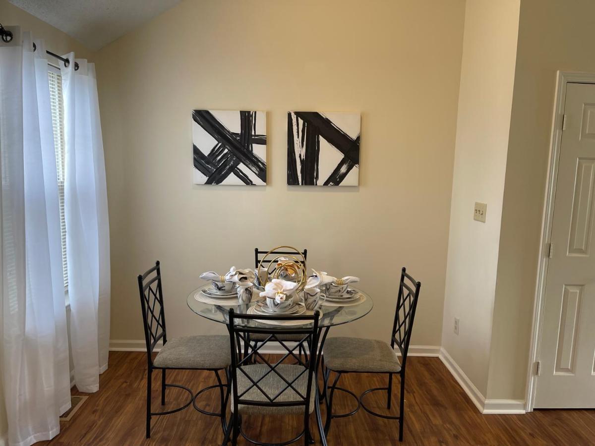 Casa de férias Pet- Friendly, & Close To Uptown