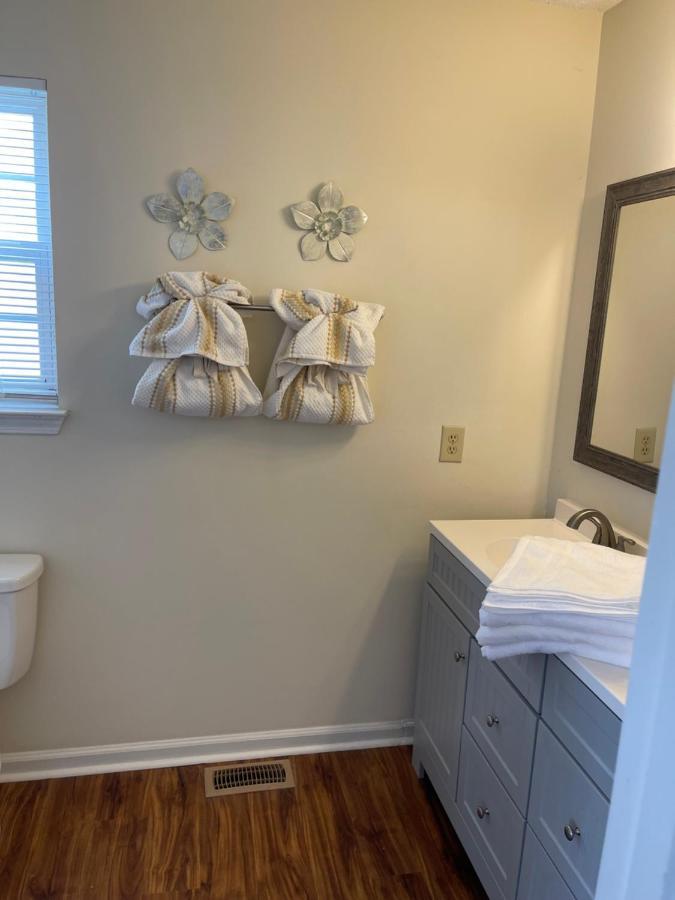 Pet- Friendly, & Close To Uptown Charlotte