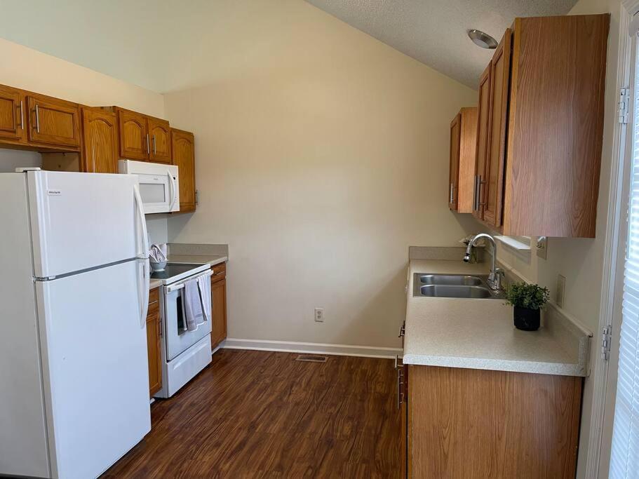 Pet- Friendly, & Close To Uptown